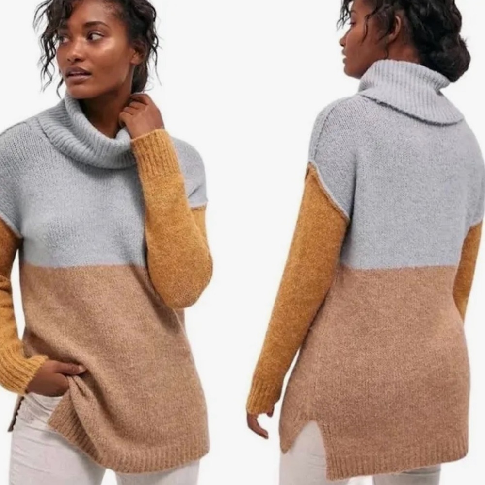 Sunday in Brooklyn Gray and Tan Turtleneck Sweater size medium